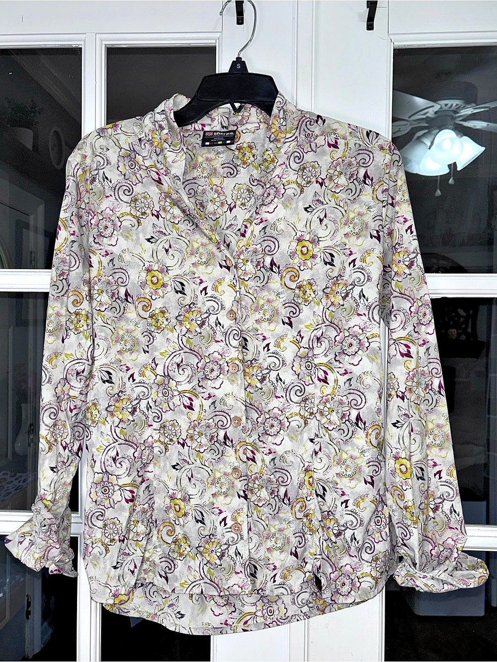 Sherpa Floral Button Down Shirt in White & Pink Size Medium